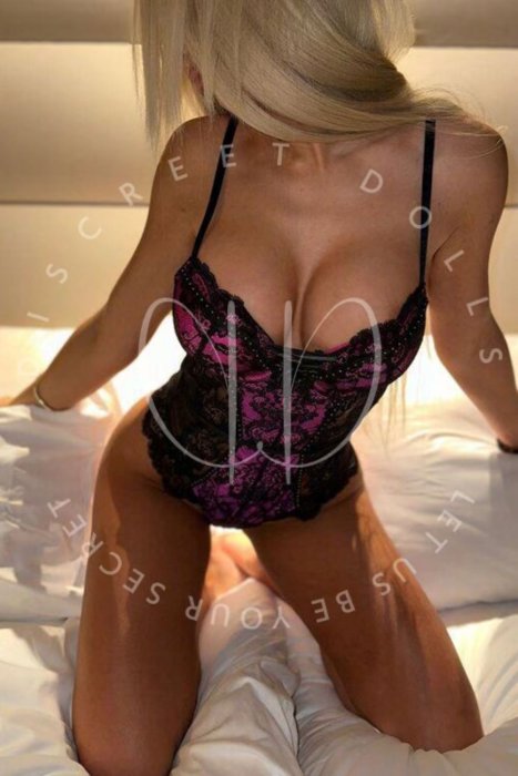 ANDREA-ESCORT-EUROPEAN-MISSISSAUGA.jpg