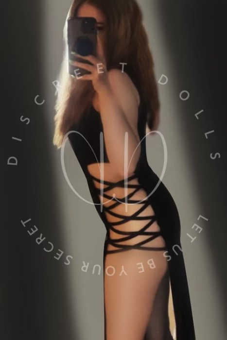 EMBER-ESCORT-TATTED-MISSISSAUGA.JPG