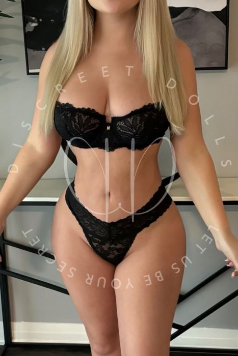 EMMA-ESCORT-SEXY-YYZ.jpg