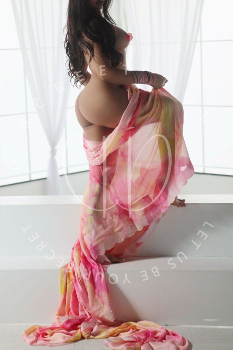 NOVA-ESCORT-INDIAN-DOWNTOWN.jpg