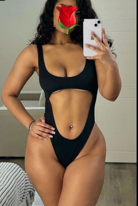 SELENA.jpeg